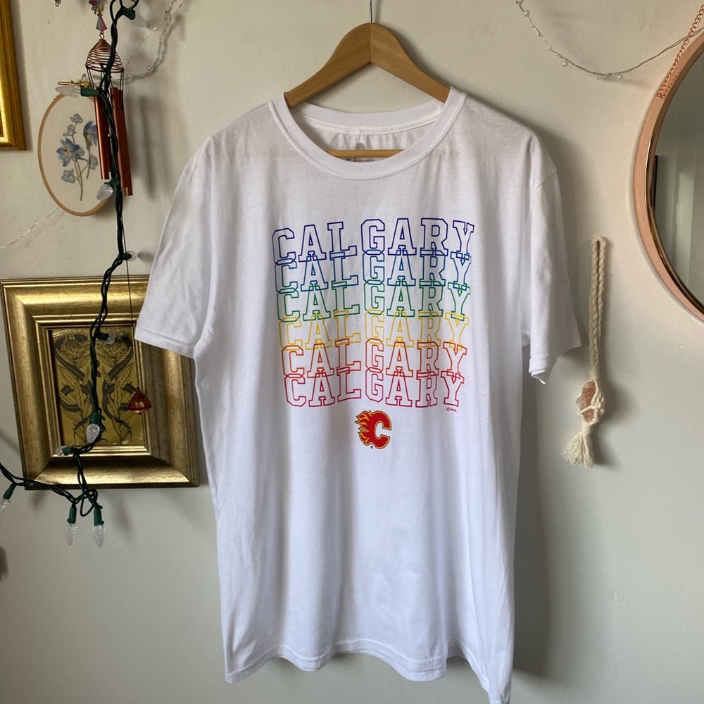 NHL Calgary #PRIDE 🌈 tee